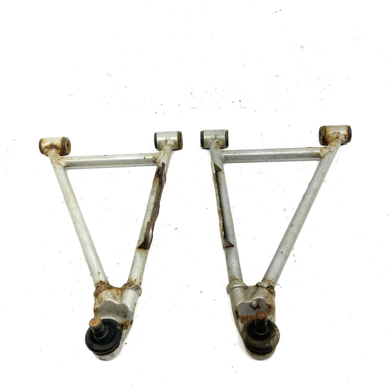 07 Arctic Cat 700 4x4 Automatic EFI OEM Front Lower A Arm Set 0503-381 AA33