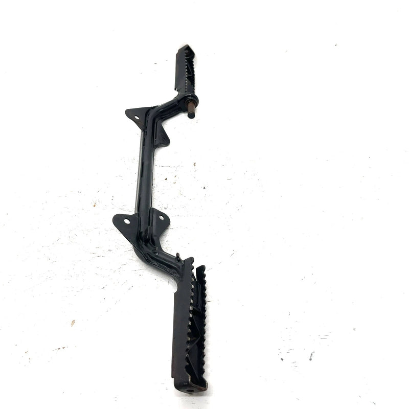 83-85 Yamaha Tri Moto 200 YTM200 OEM Footrest 21V-27411-10-00 AY59