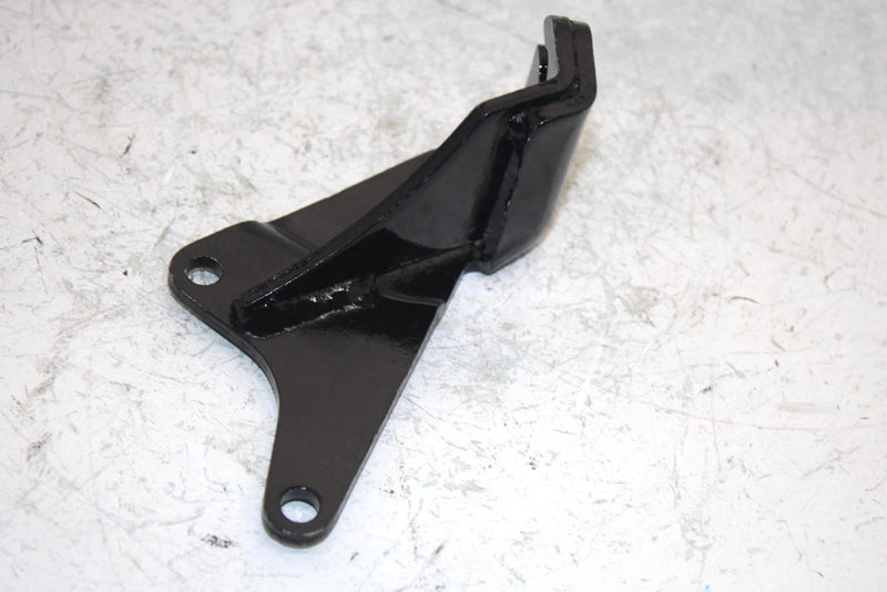 86 Yamaha  Moto 4 Oem Rear Brake Cable Mount 59V-26381-00-00 AY39