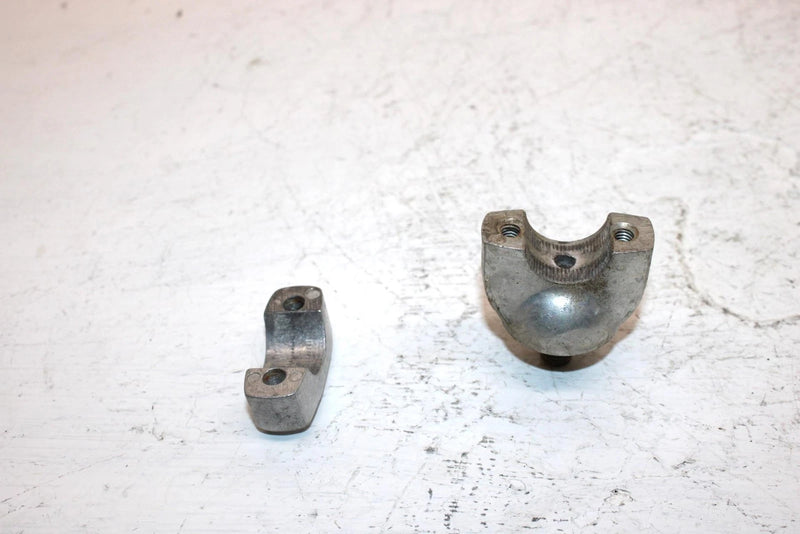 1982 Honda Atc110 Oem Handlebar Clamp Set 95014-32100 AH65
