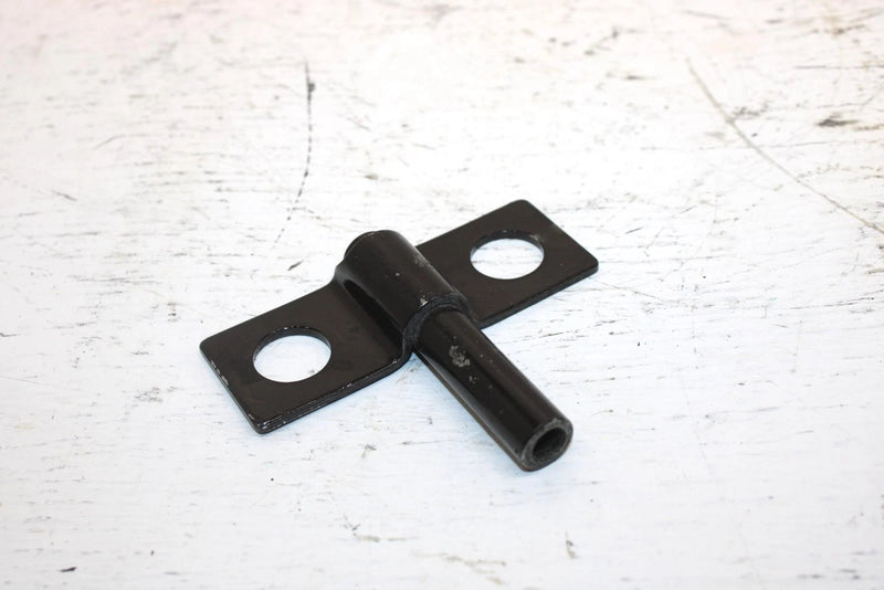 1989 Yamaha Inviter Oem Lower Engine Mount Bracket 81E-21489-01-00 SY17