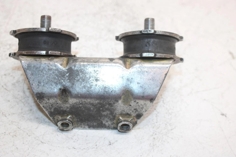 96 YamahaVmax500XtProactionPlus Oem RUpper Brkt 1/Dampners8M6-21486-02-02-00 SY8