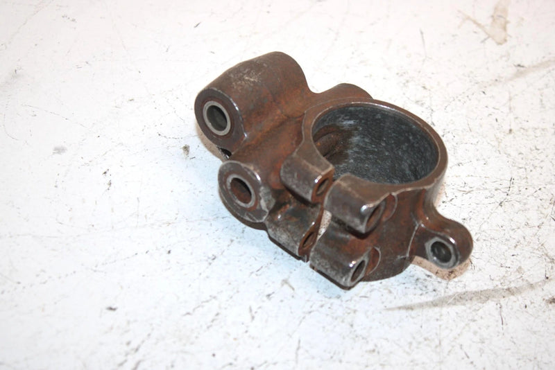 84 Yamaha Phazer Se Oem Right Lower Suspension Bracket 8V0-2377E-01-00 SY9