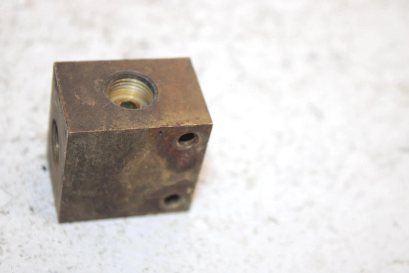 1994 Polaris 300 Oem Brake Tee Fitting 7052103 AP94