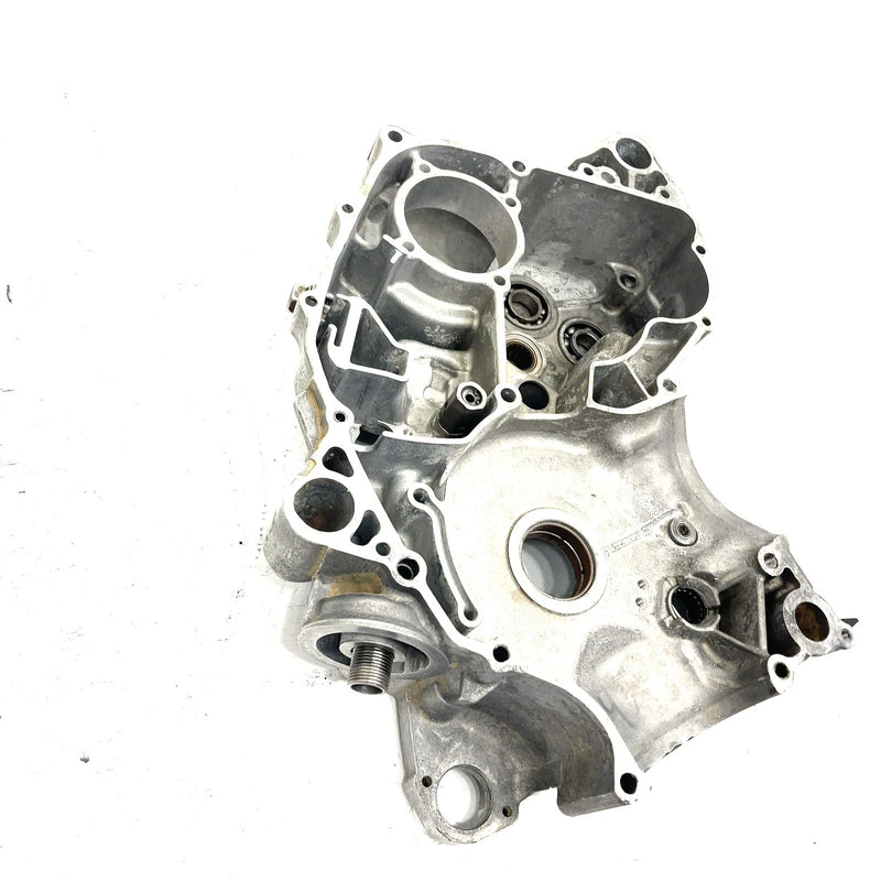 2005 Arctic Cat 650 4x4 V2 OEM Crankcase 3201-444 AA39