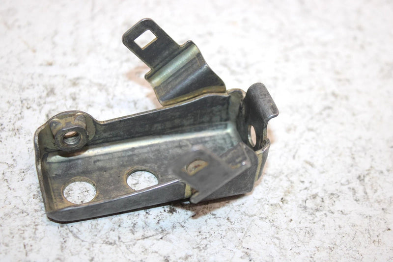 1987 Honda Fourtrax 350 A Oem Right Air Duct Bracket 17214-HA7-670 AH39