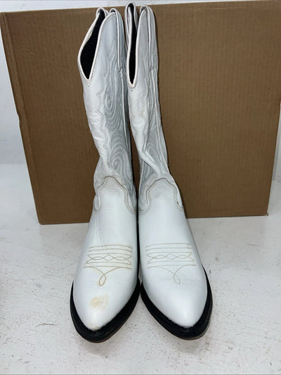 New Women’s White Capezio Cowboy Boots.  L 400 7 M. 18-130