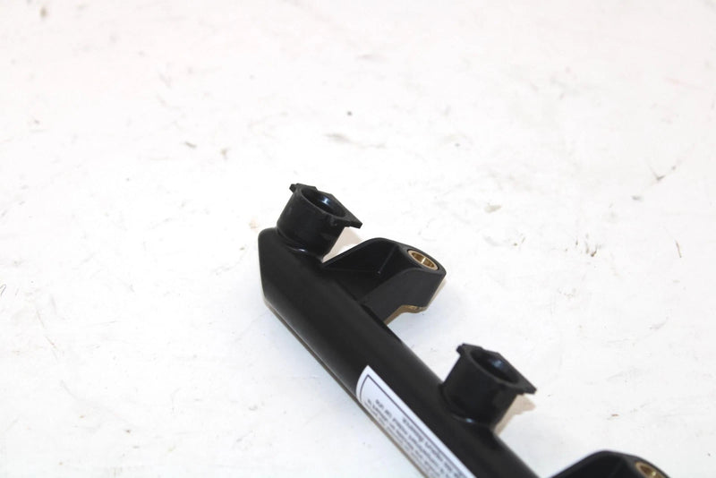 2017 Ski-doo Grand Touring 900 Oem Injector Rail 420874965 SS65