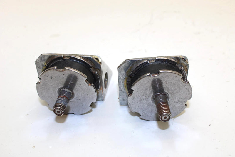1999 Ski-doo Mxz 500 Oem Motor Mount Support and Damper Pair 570127700 B106