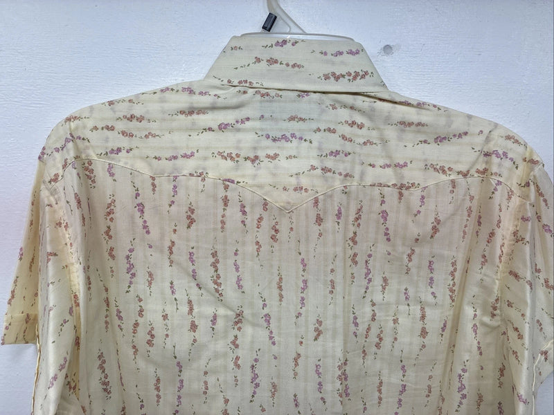 New Women’s White Horse Yellow Floral Short Sleeve Pearl Snap Large II-95
