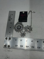 New Women’s Rock 47 3 Part Diamond Flower Necklace. NC2661R47 A-96
