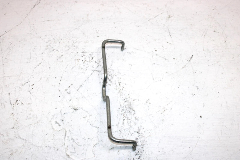 2009 Polaris Trail Boss 330 Oem Seat Latch Retainer 5246091 AP181
