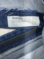 New Men’s Cowboy Cut Wrangler Classic Fit Denim Jeans. 11/12-36 F-35