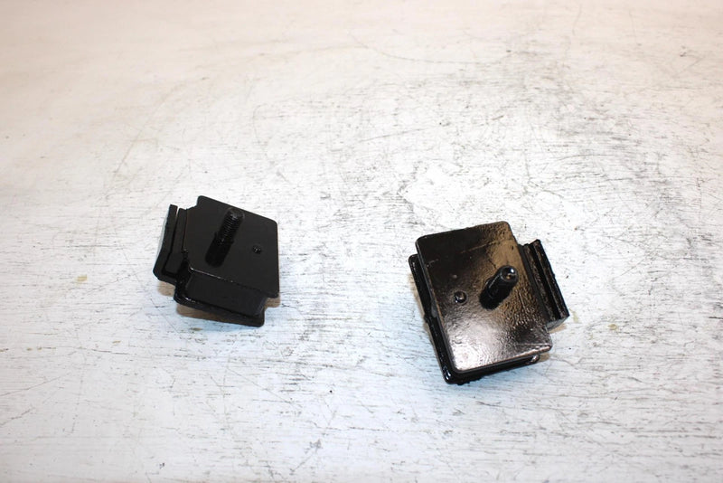 97 Yamaha Vmax Sx 700 Triple Oem Engine Mount Dampner Pair 8CH-21486-10-00 SY10
