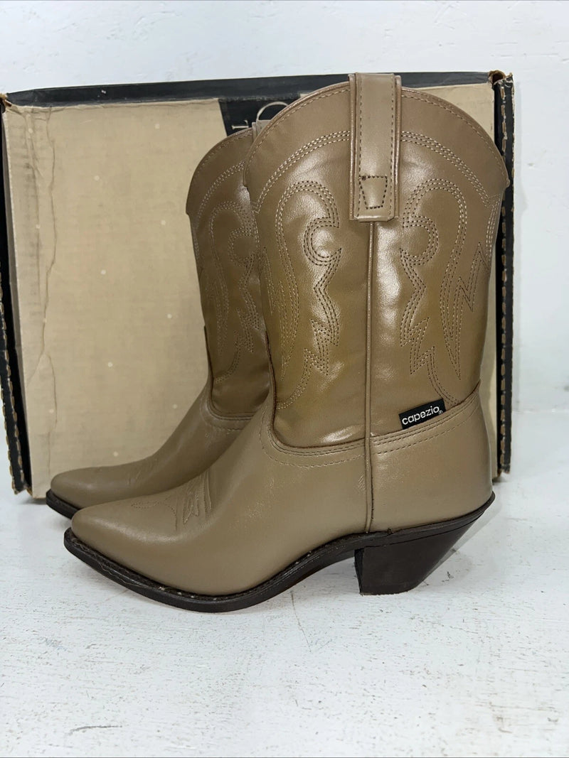 New Women’s Brown Capezio Cowboy Boots. L 295 7 M. 18-91