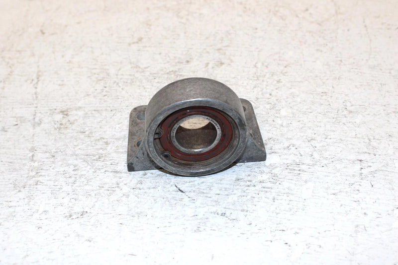 91 Yamaha Exciter Ii 570 Liquid Oem Jackshaft Bearing Supp. 85L-47631-00-00 SY24