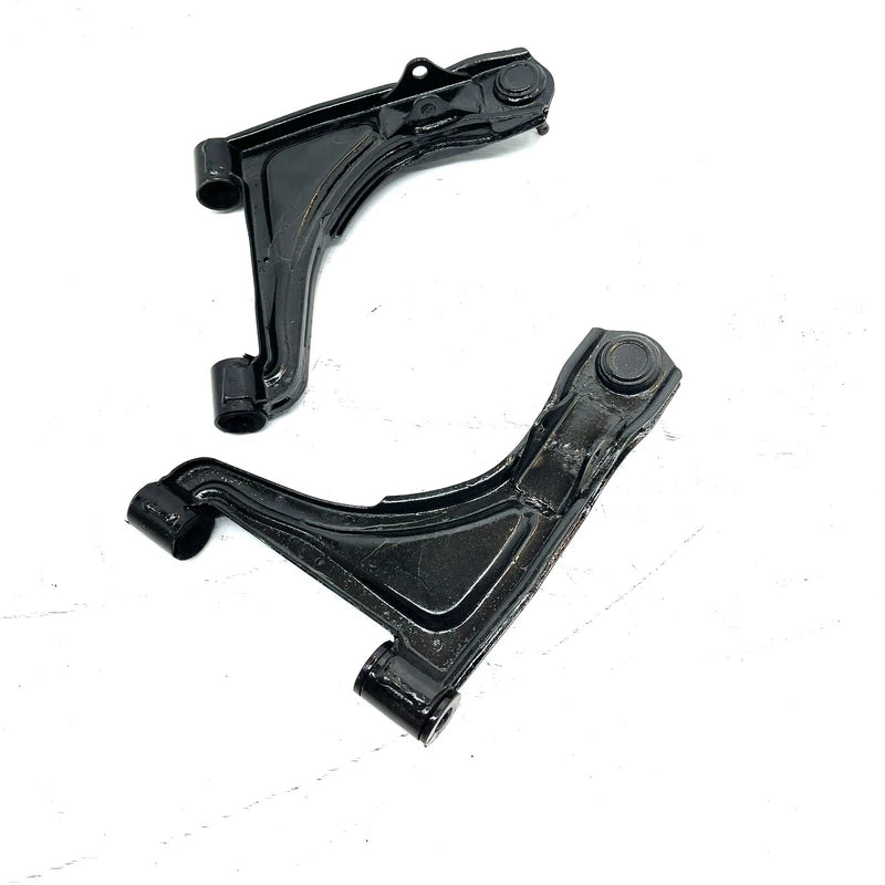 92 Yamaha Big Bear 350 YFM350 4x4 OEM Front Upper A Arm Set 2HR-23540-10-00 AY70