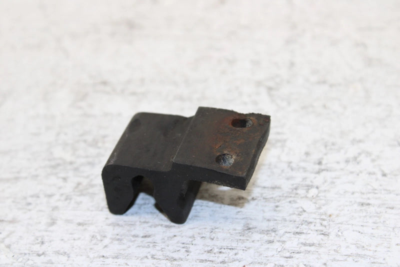 1987 Yamaha Exciter 570 L/c Oem Hood Stopper 8V0-77188-00-00 SY18