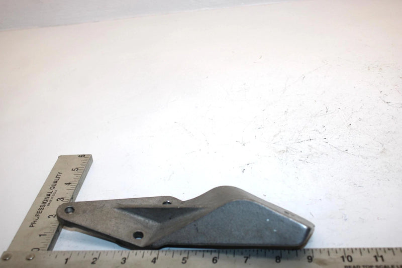 00 Arctic Cat Zr 600 Oem Front Right Engine Mounting Bracket 0708-102 Q2819