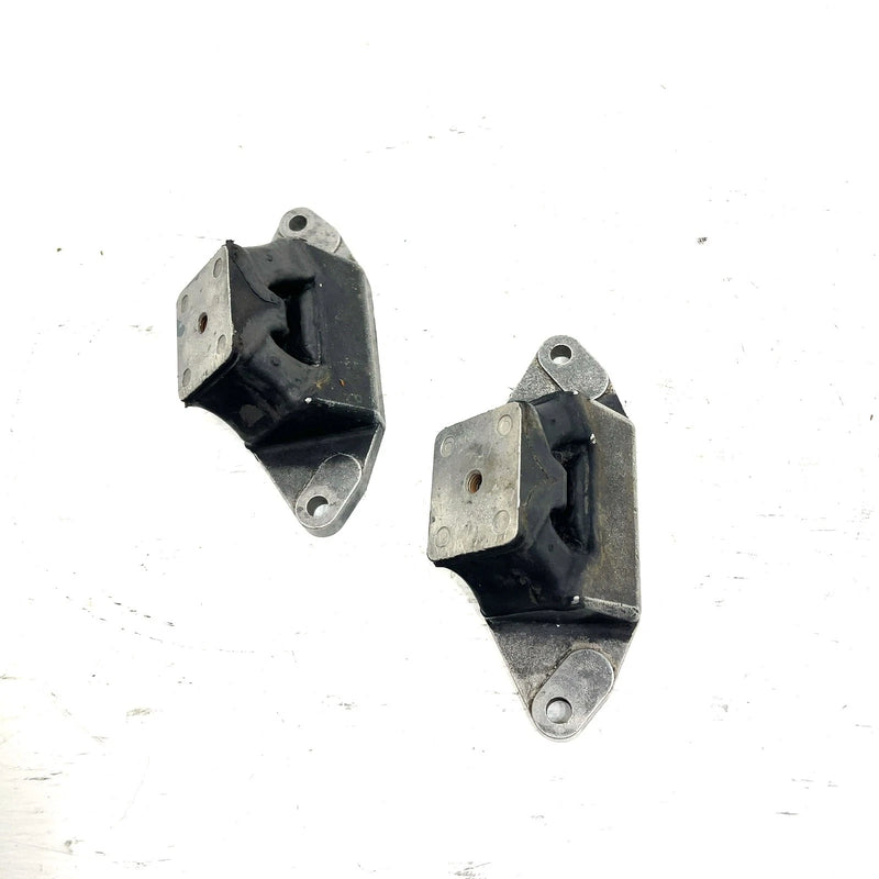 01-05 Yamaha WaveRunner XLT1200 OEM Engine Mount Pair 68N-44517-00-00 JY30